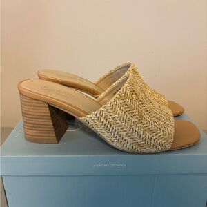 Seychelles Adapt Natural Raffia Woven Block Heel - size 8.5
